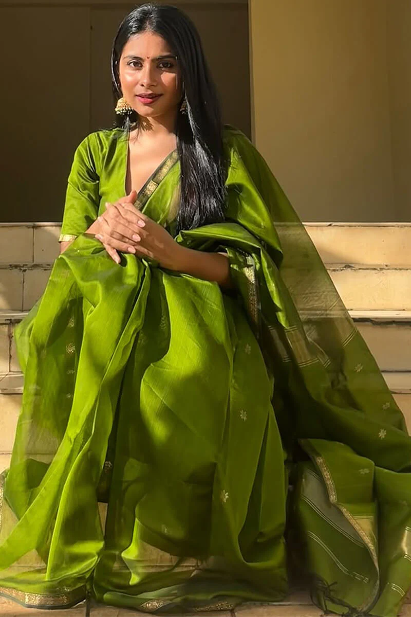 Enamoring Green Cotton Silk Saree With Snappy Blouse Piece - Image 4