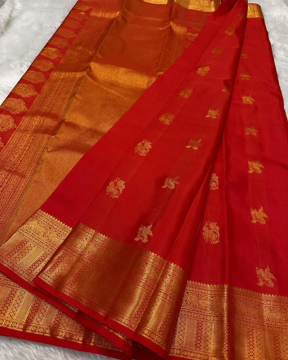 Enamoring Red Soft Banarasi Silk Saree With Magnetic Blouse Piece - Image 3