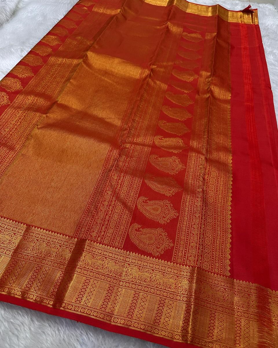 Enamoring Red Soft Banarasi Silk Saree With Magnetic Blouse Piece - Image 5