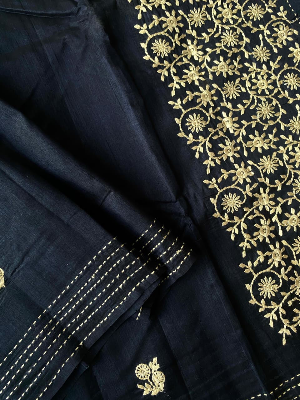 Enchanting Black Embroidery Work Matka Silk Saree With Lassitude Blouse Piece - Image 4