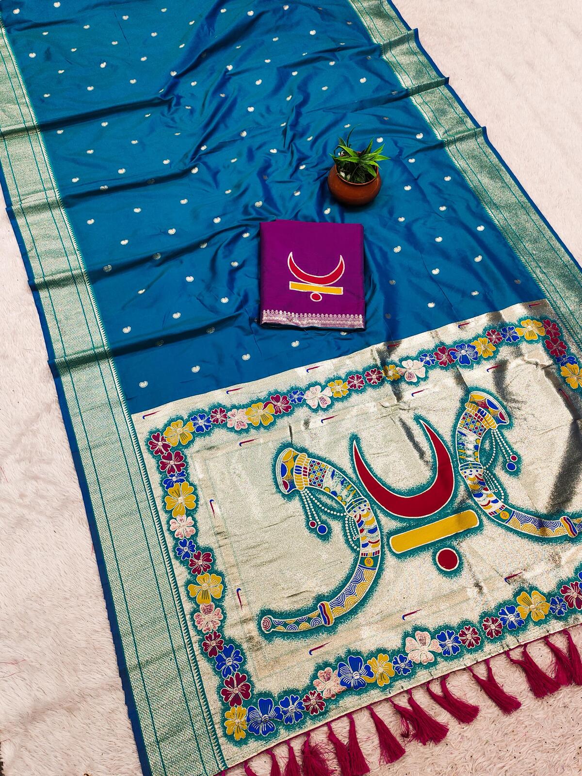 Enchanting Firozi Paithani Silk Saree With Piquant Blouse Piece