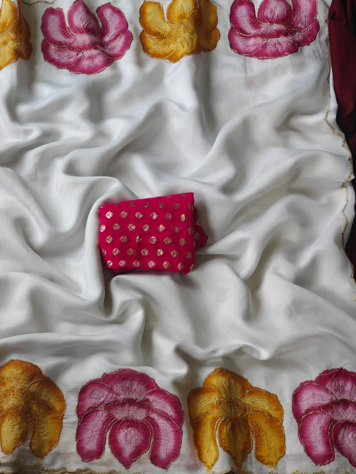 Enchanting Off White Handprinted Crush Silk Saree With Resonant Blouse Piece - Image 2