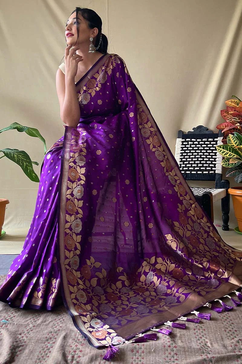 Enchanting Purple Soft Banarasi Silk Saree With Snappy Blouse Piece - Image 3