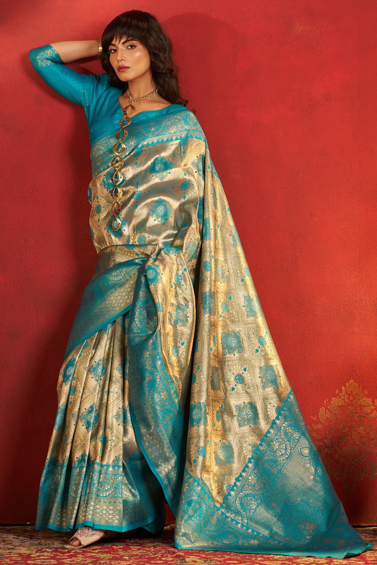 Engaging Firozi Kanjivaram Silk Saree With Felicitous Blouse Piece - Image 3