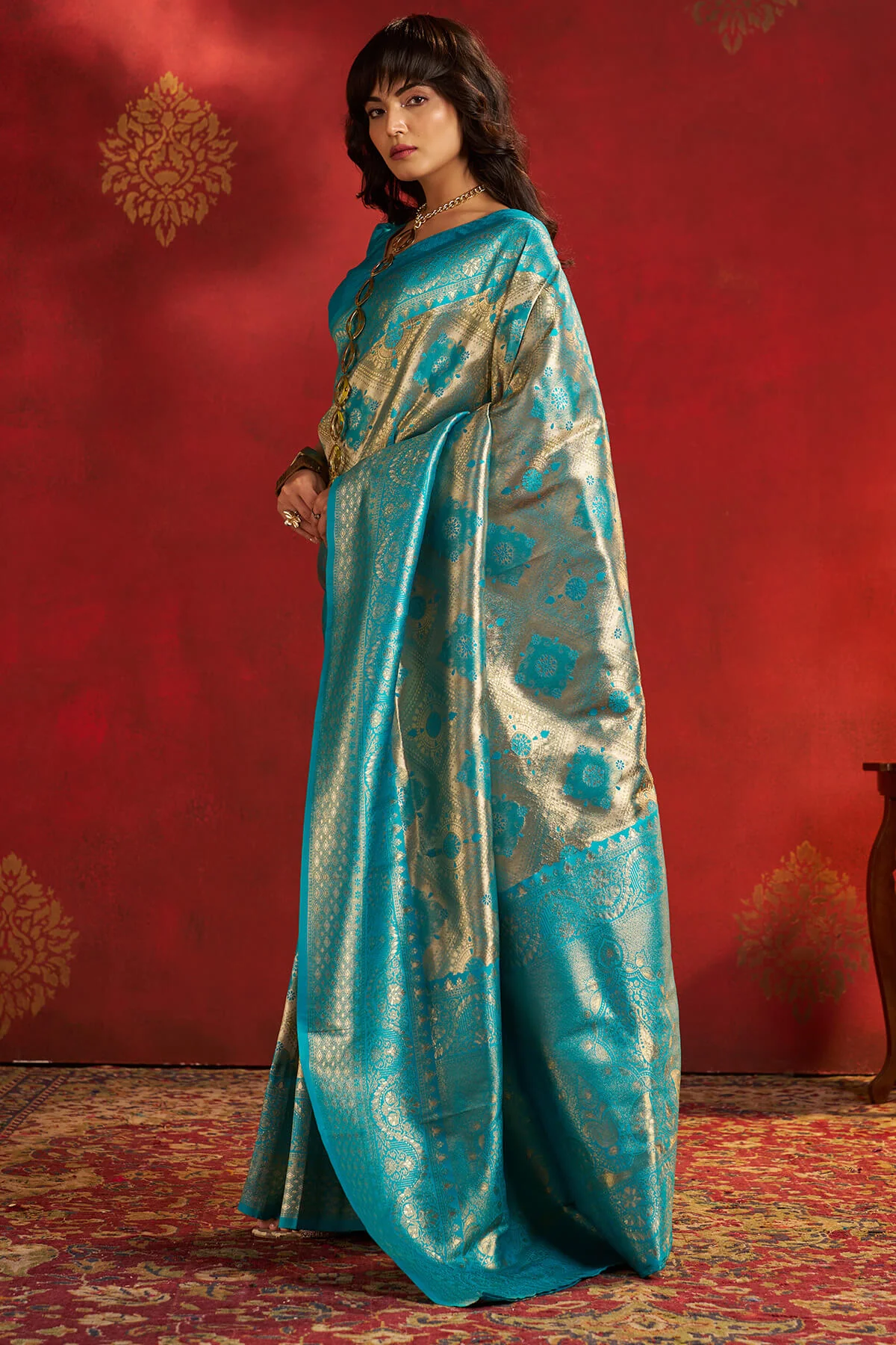 Engaging Firozi Kanjivaram Silk Saree With Felicitous Blouse Piece - Image 4