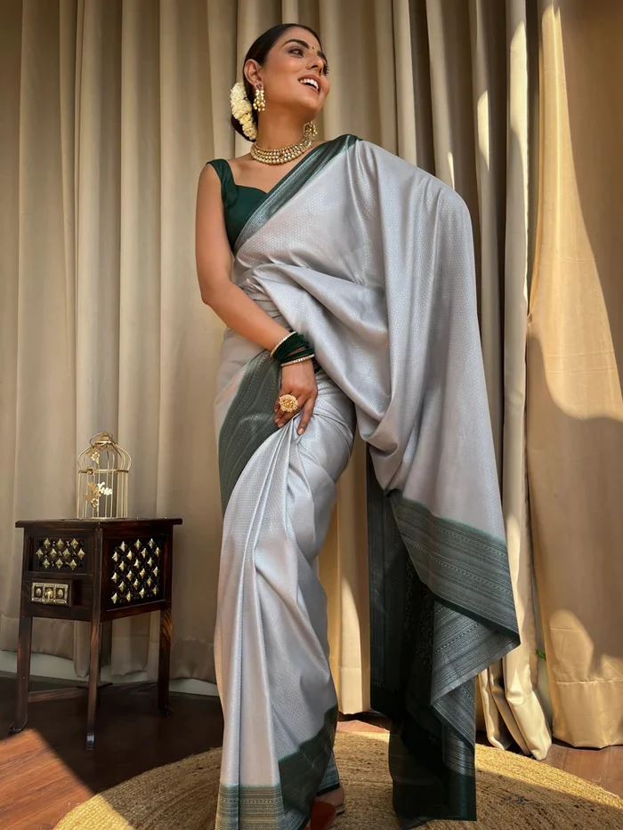 Engaging Grey Soft Silk Saree With Tempting Blouse Piece - Image 5