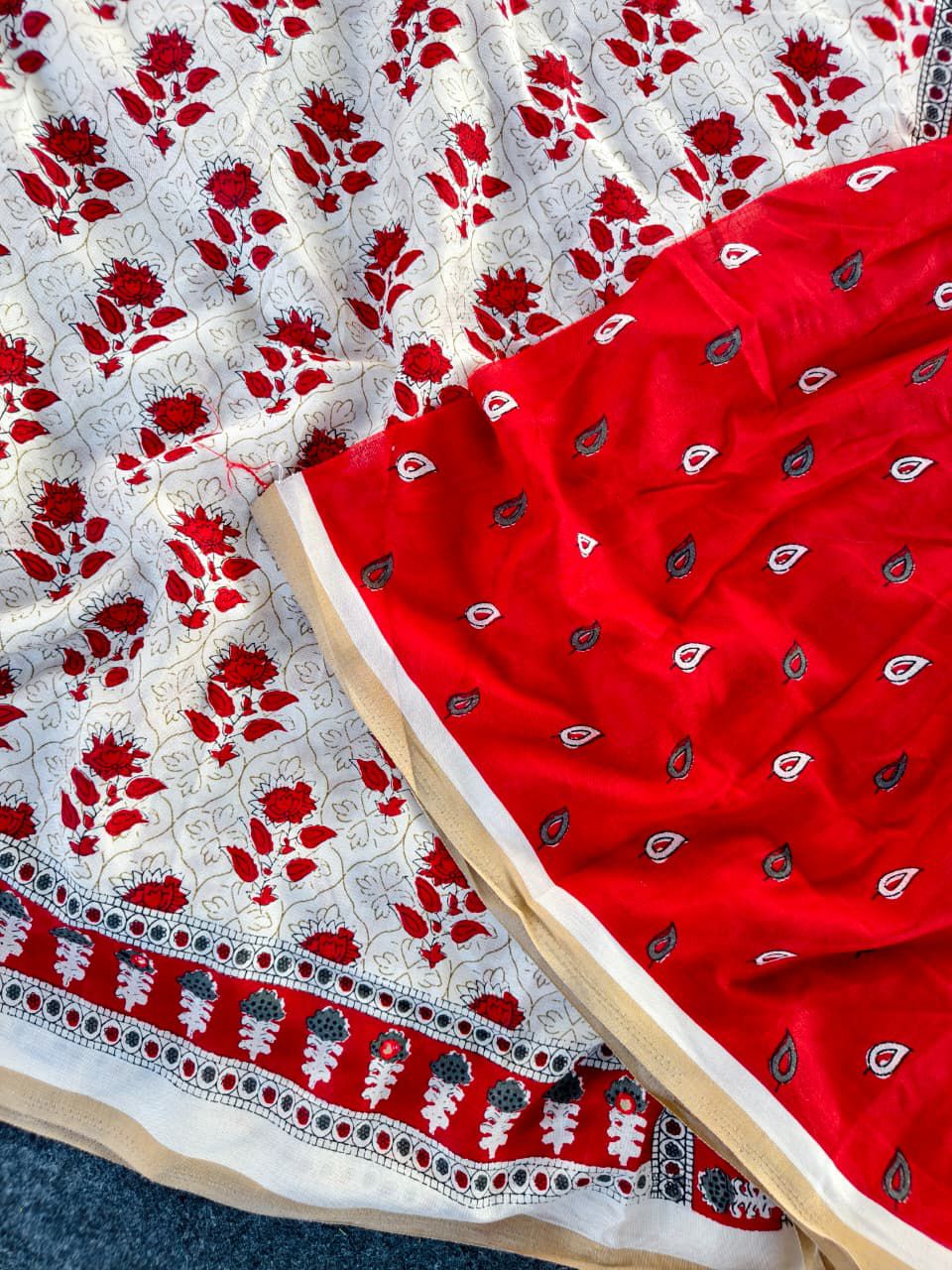 Engaging Off White Printed Cotton Silk Saree With Trendy Blouse Piece - Image 4