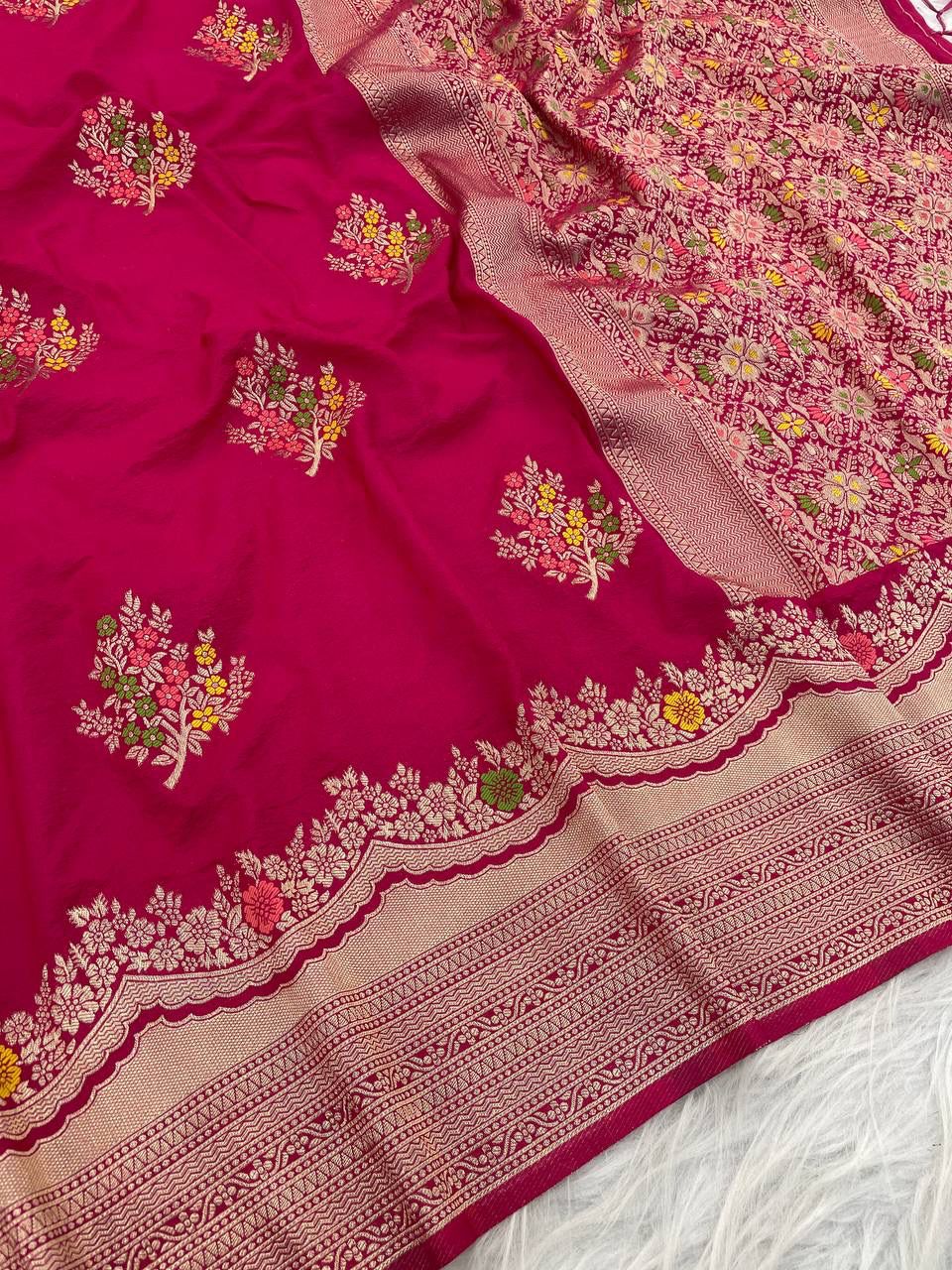 Engrossing Dark Pink Banarasi Georgette Silk Saree With Symmetrical Blouse Piece - Image 3