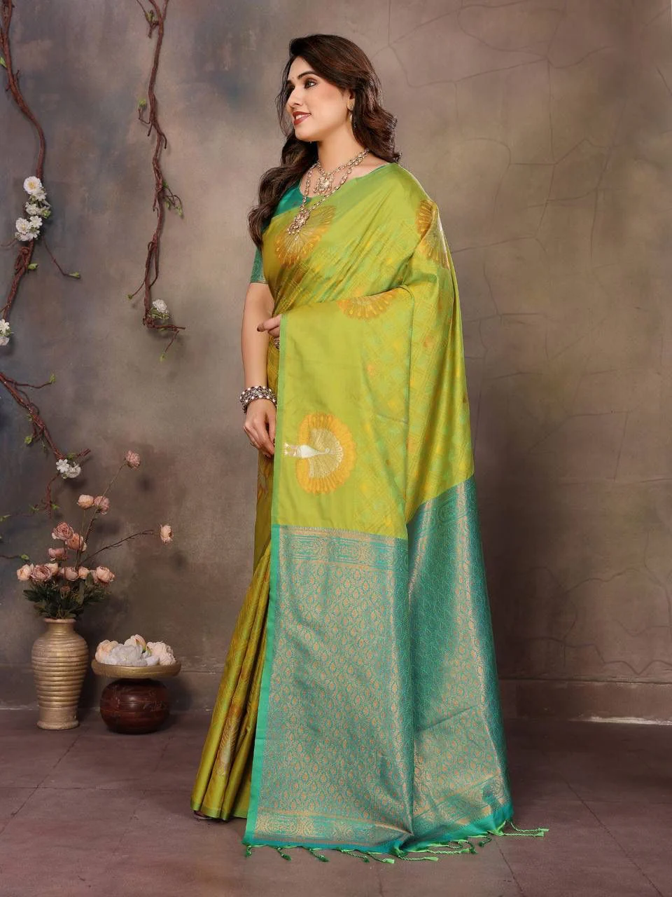 Engrossing Green Soft Banarasi Silk Saree With Gossamer Blouse Piece - Image 3