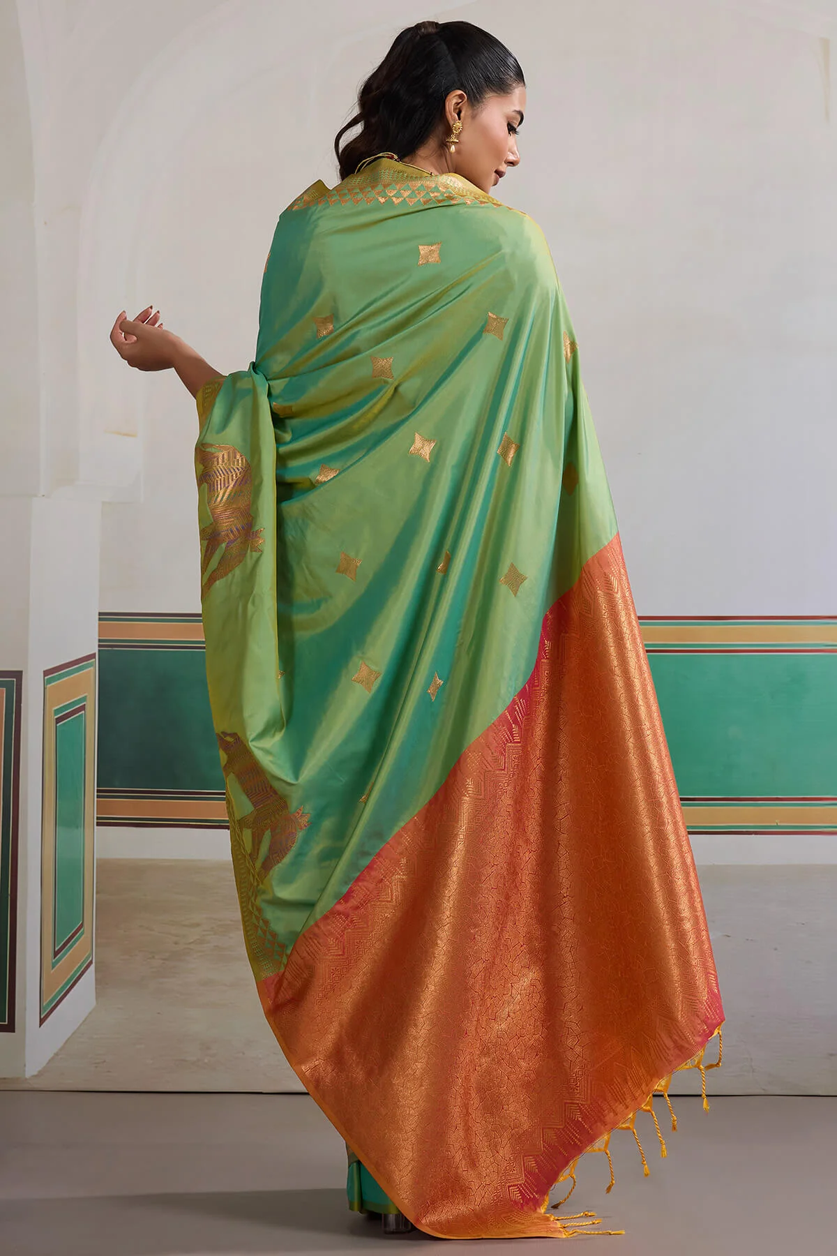 Engrossing Sea Green Pure Zari Weaving Banarasi Silk Saree With Efflorescence Blouse Piece - Image 6