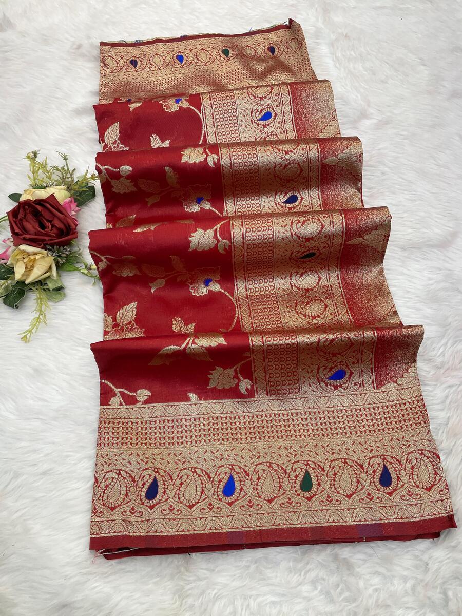Enthralling Red Soft Banarasi Silk Saree With Lovely Blouse Piece - Image 2