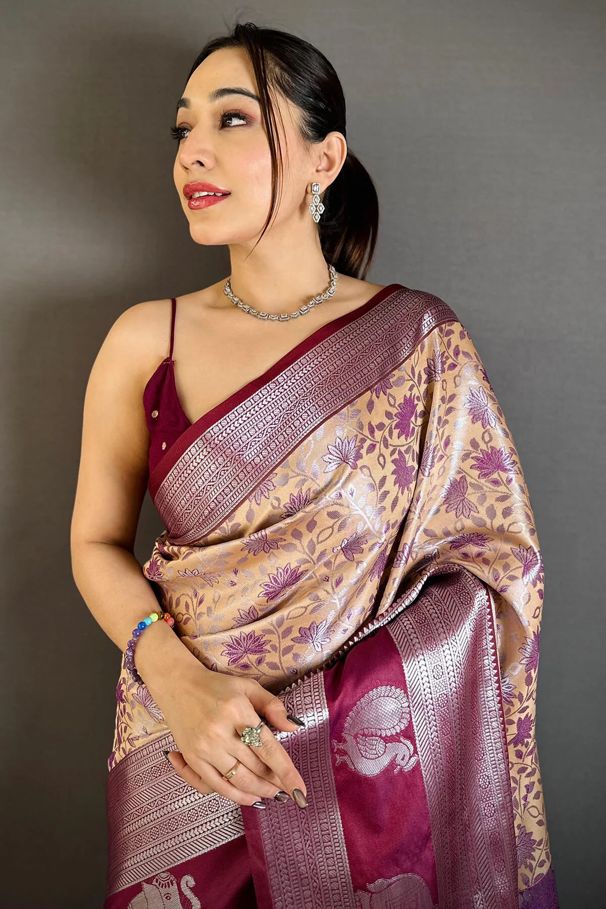 Enticing Beige Kanjivaram Silk Saree With Demanding Blouse Piece - Image 2