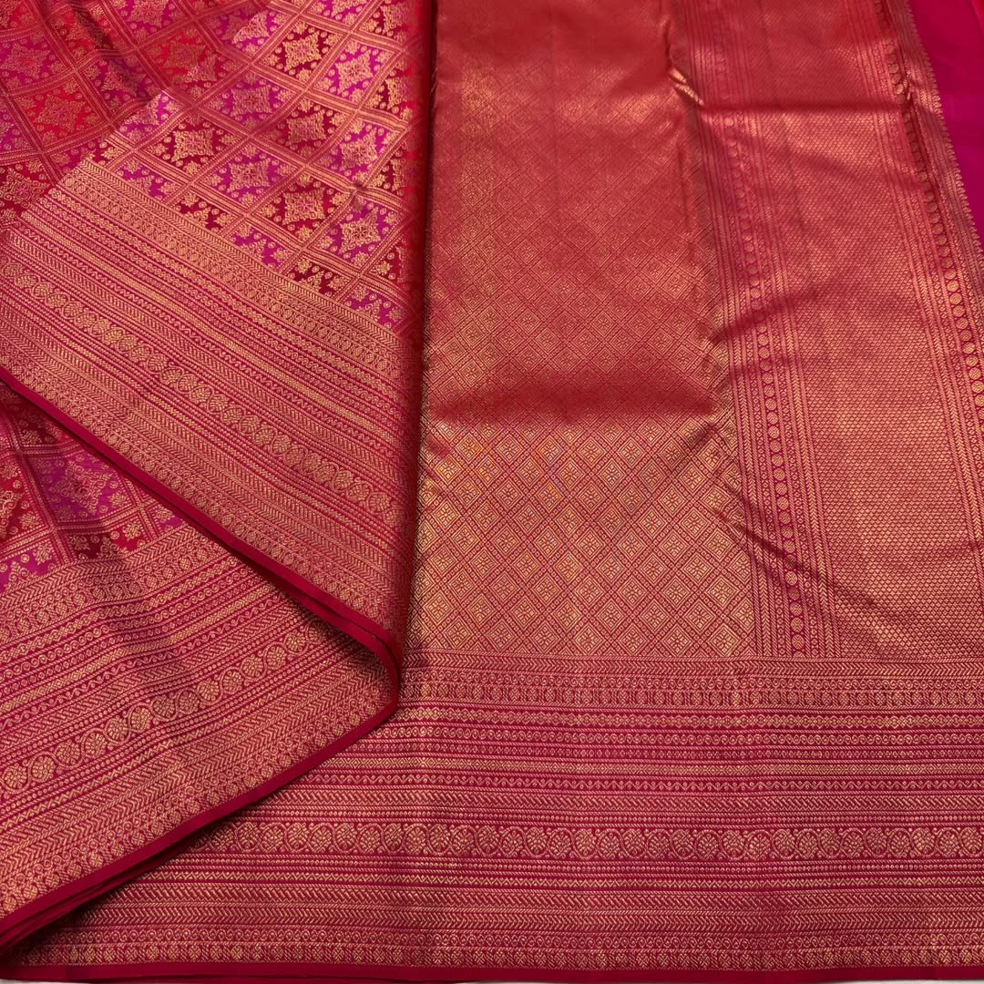 Enticing Dark Pink Soft Banarasi Silk Saree With Adorning Blouse Piece - Image 4