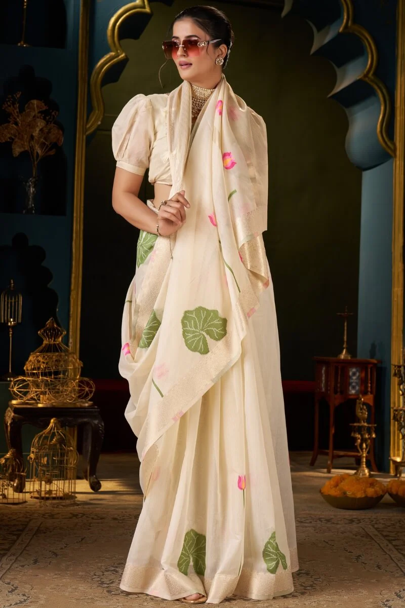 Entrancing Beige Cotton Silk Saree With Conflate Blouse Piece - Image 5