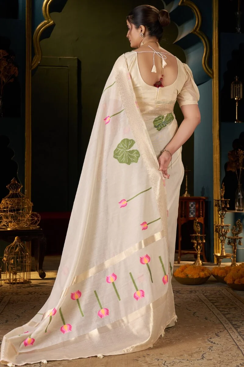 Entrancing Beige Cotton Silk Saree With Conflate Blouse Piece - Image 6