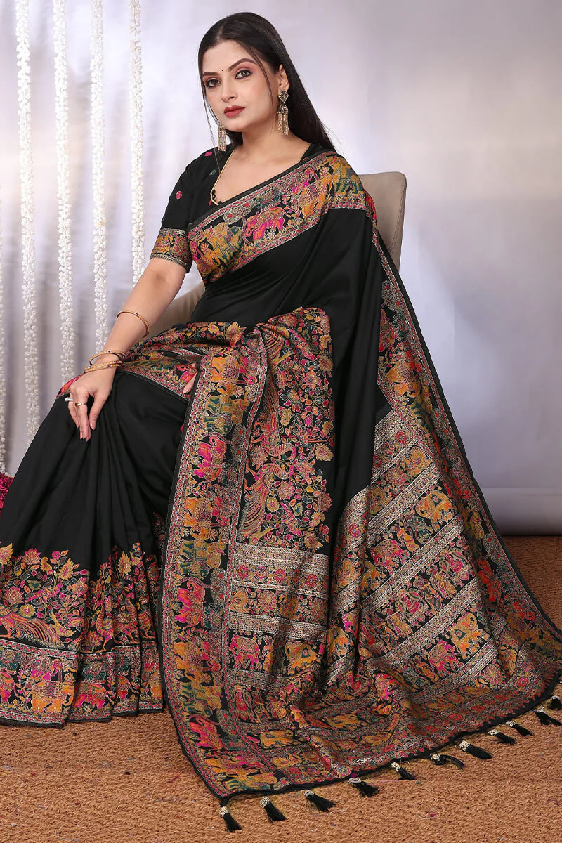 Entrancing Black Pashmina Saree With Winsome Blouse Piece - Image 3