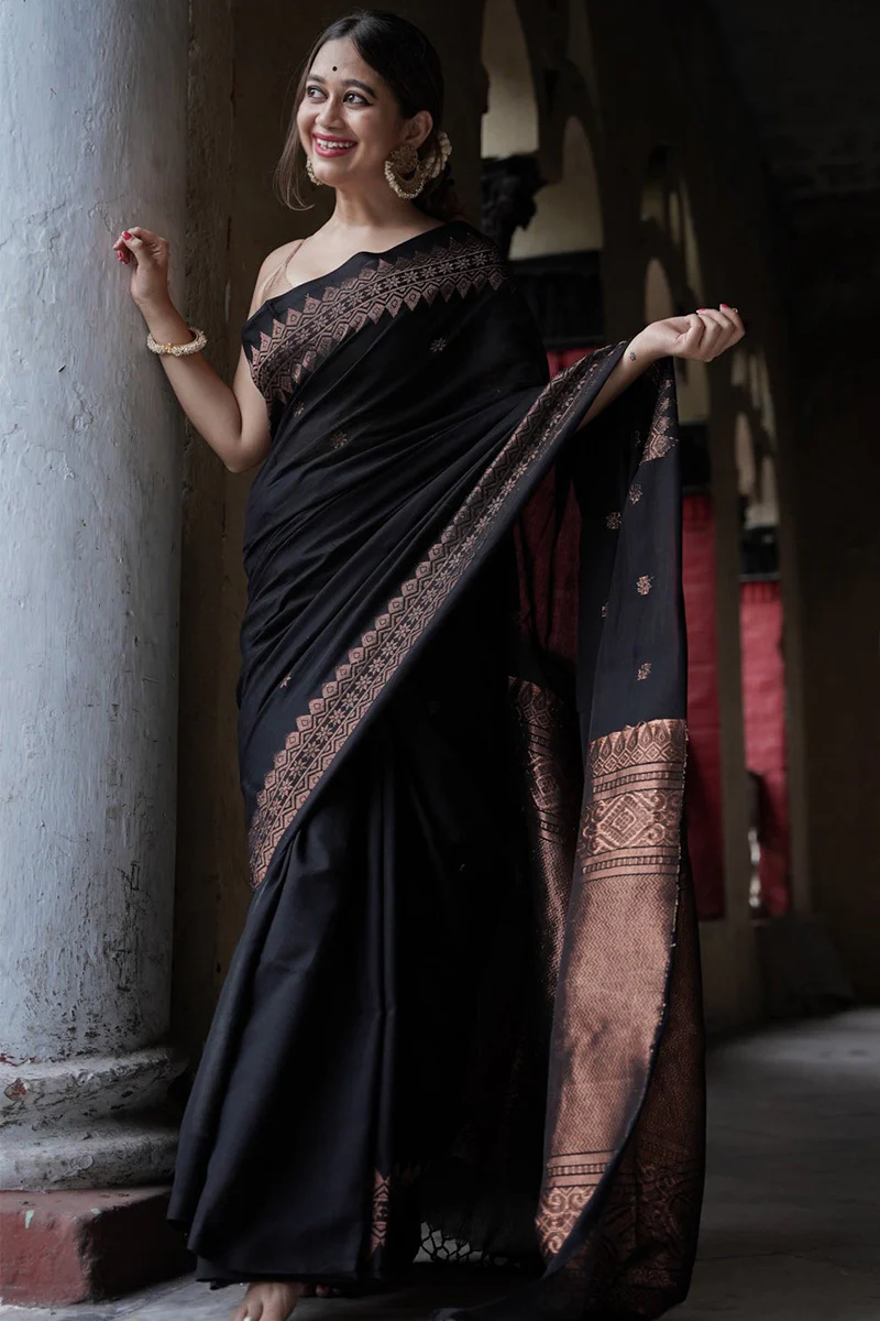 Entrancing Black Soft Silk Saree With Brood Blouse Piece - Image 3