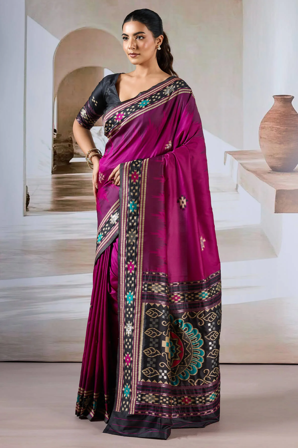 Entrancing Purple Patola Silk Saree with Dazzling Blouse Piece - Image 3