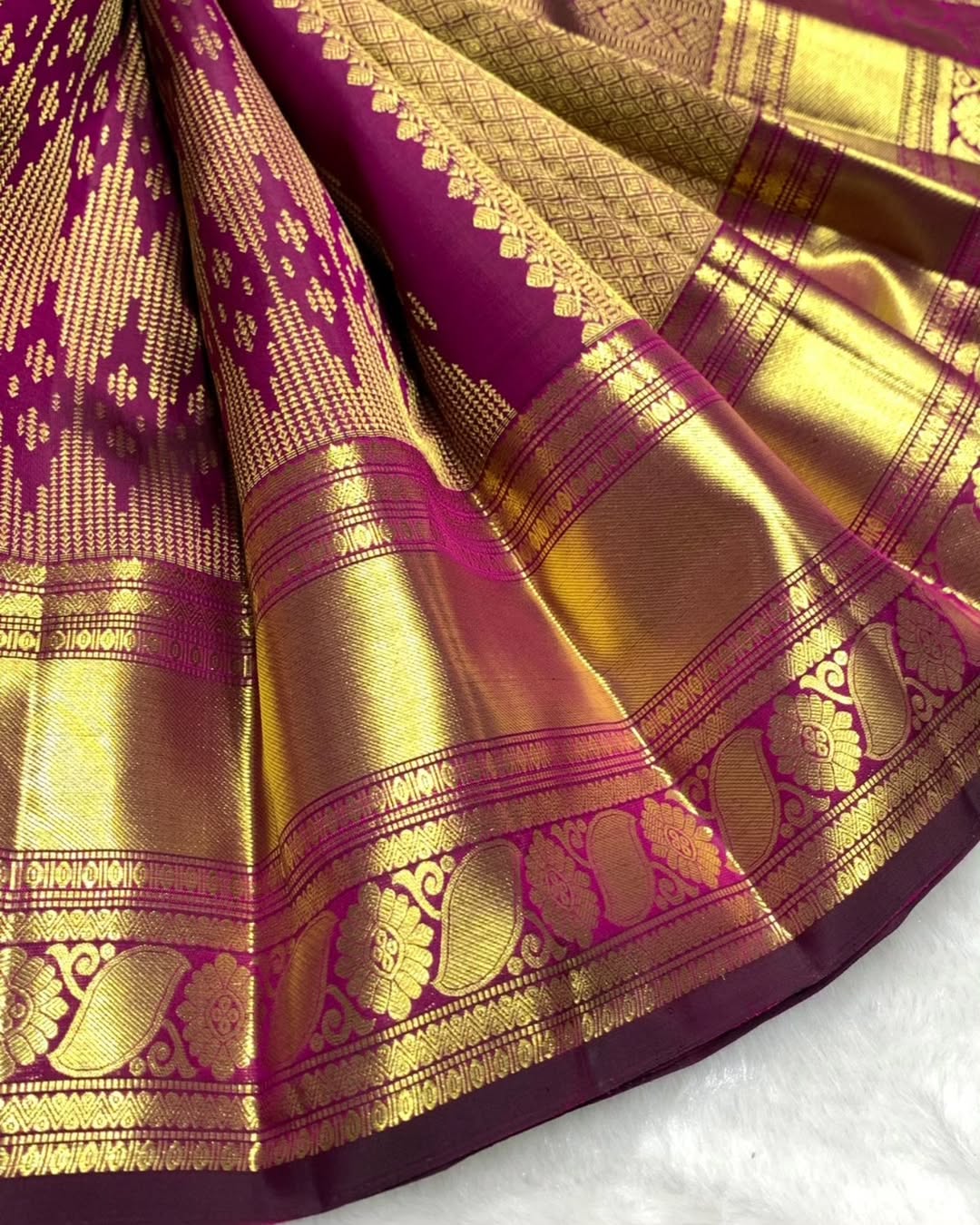 Entrancing Purple Soft Banarasi Silk Saree With Comely Blouse Piece - Image 5