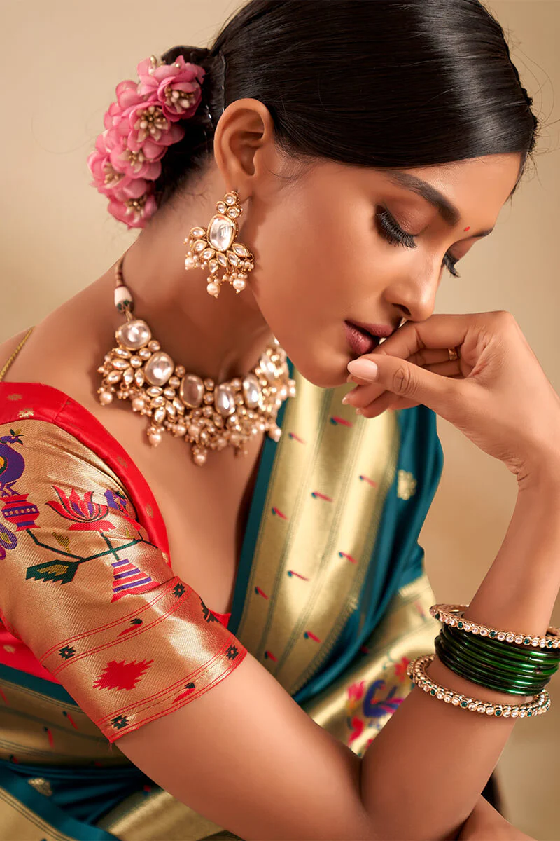 Entrancing Rama Paithani Silk Saree With Nebula Blouse Piece - Image 2