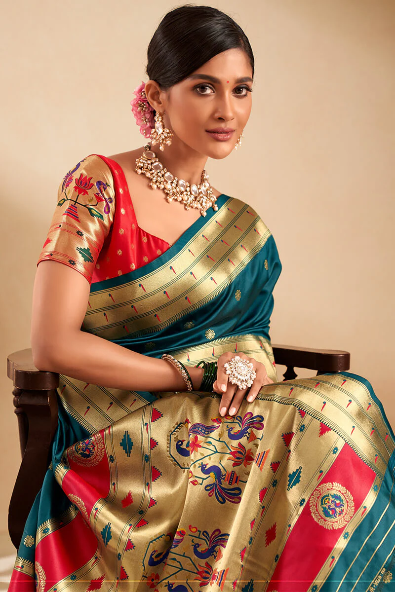 Entrancing Rama Paithani Silk Saree With Nebula Blouse Piece - Image 4