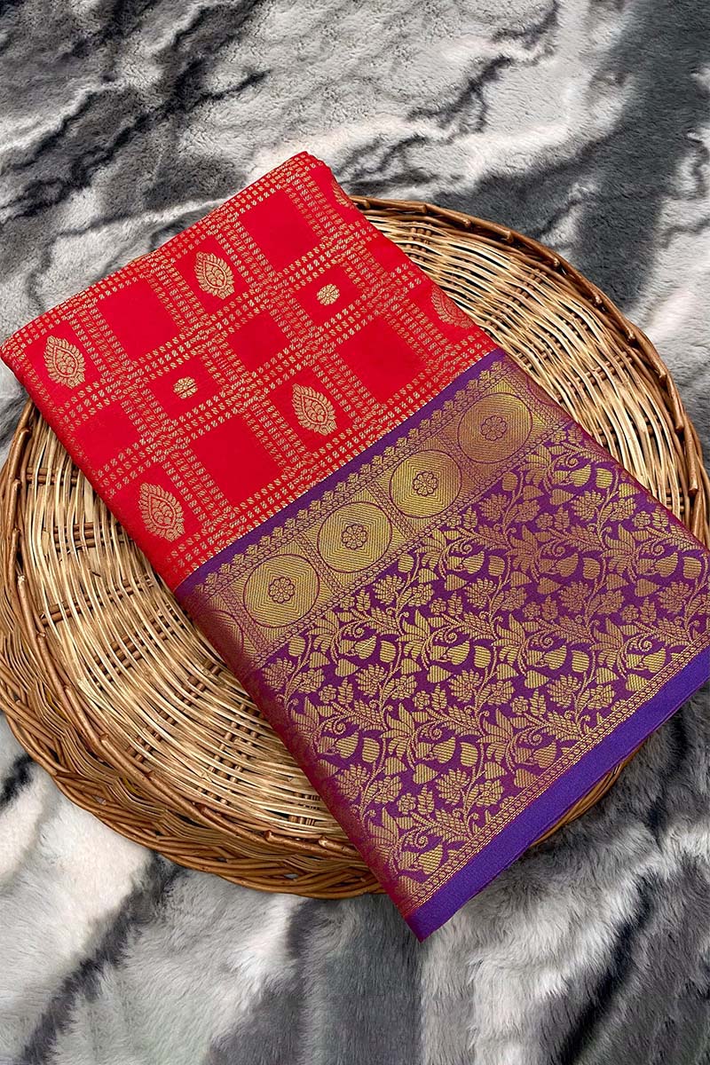 Entrancing Red Kanjivaram Silk Saree With Flameboyant Blouse Piece - Image 2