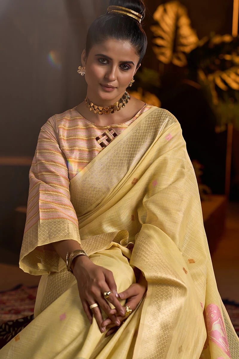 Entrancing Yellow Cotton Silk Saree With Gratifying Blouse Piece - Image 5