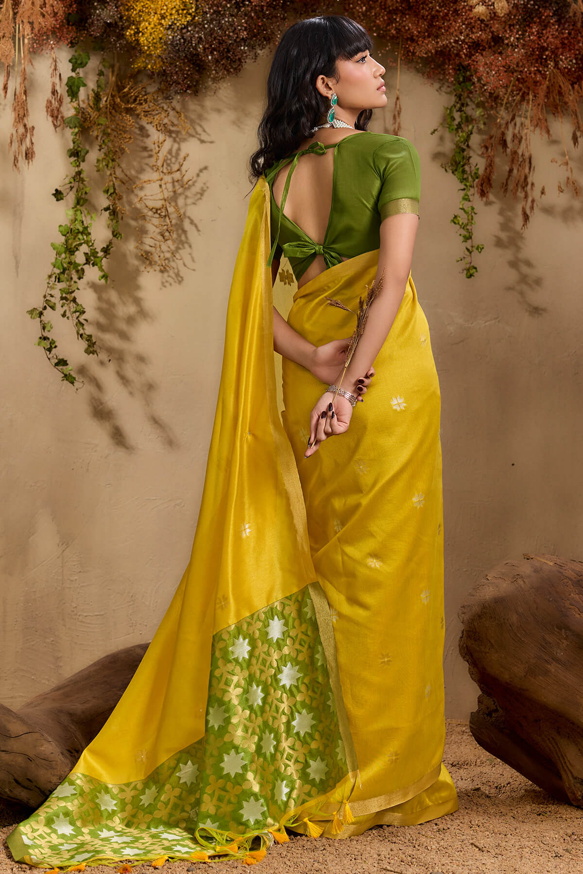 Entrancing Yellow Pure Zari Weaving Banarasi Tussar Silk Saree With Impressive Blouse Piece - Image 6