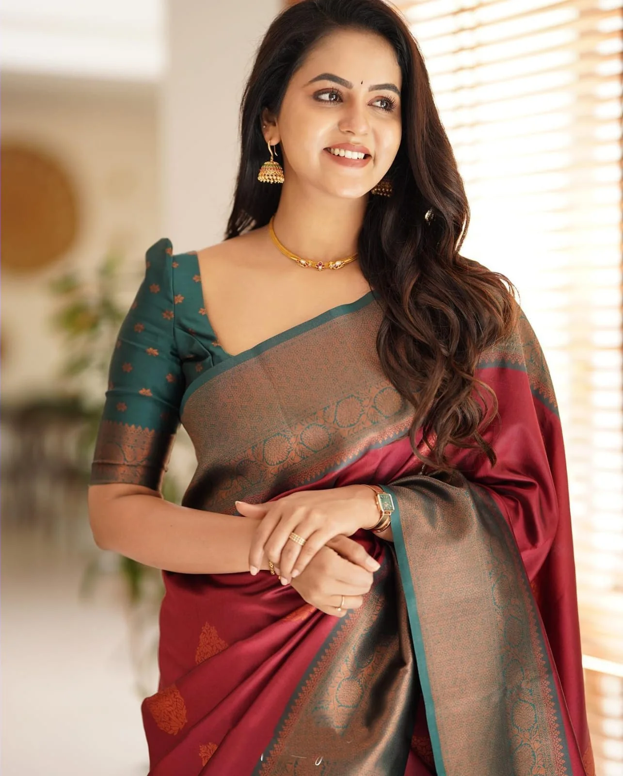 Epiphany Maroon Soft Silk Saree With Forbearance Blouse Piece - Image 3