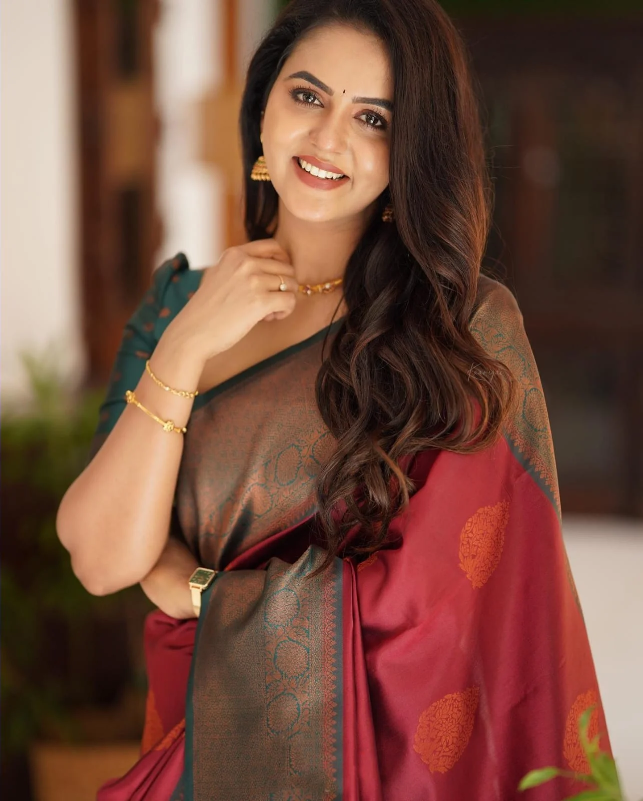 Epiphany Maroon Soft Silk Saree With Forbearance Blouse Piece - Image 4