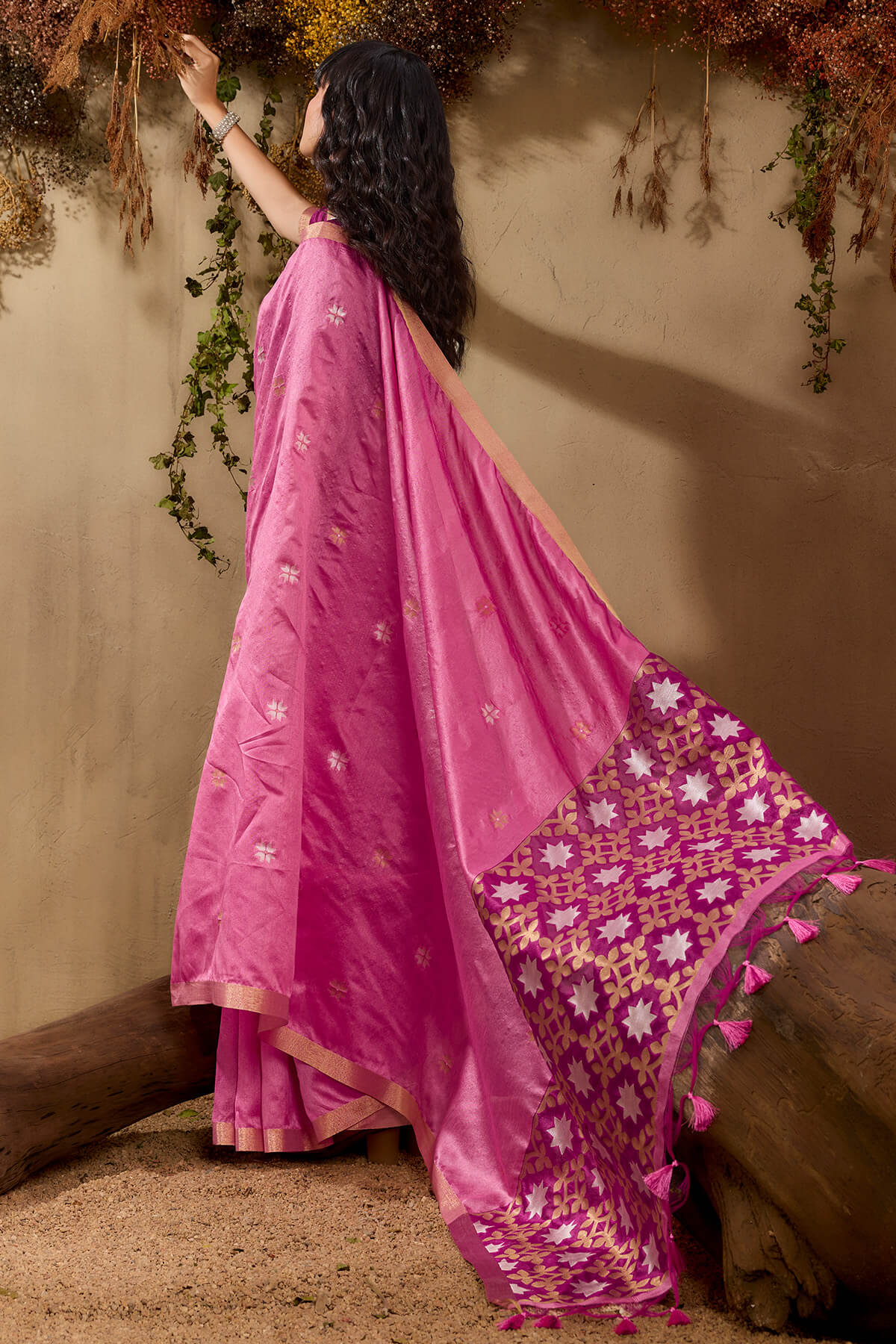 Epiphany Pink Pure Zari Weaving Banarasi Tussar Silk Saree With Beauteous Blouse Piece - Image 8