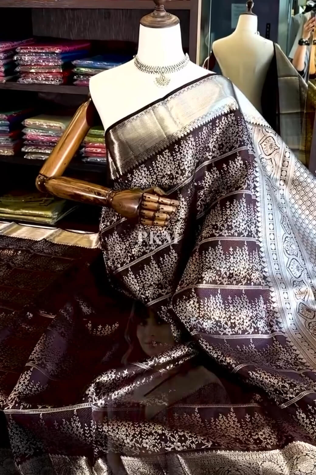Epiphany Wine Soft Banarasi Silk Saree With Devastating Blouse Piece - Image 6
