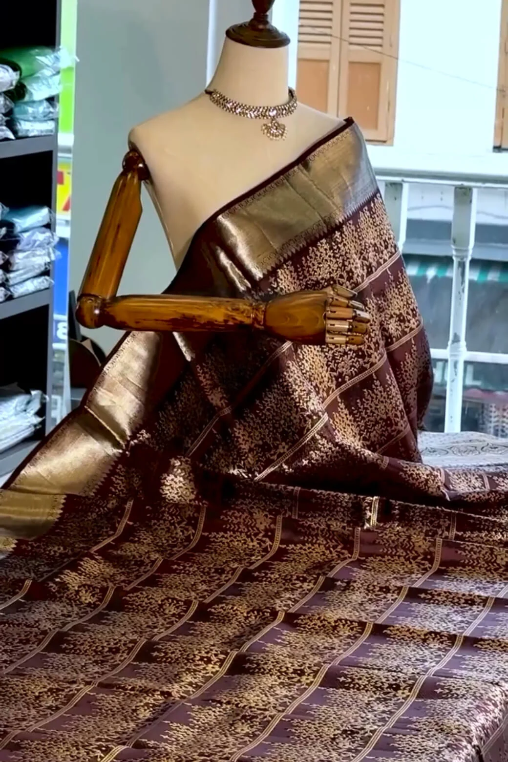 Epiphany Wine Soft Banarasi Silk Saree With Devastating Blouse Piece - Image 7