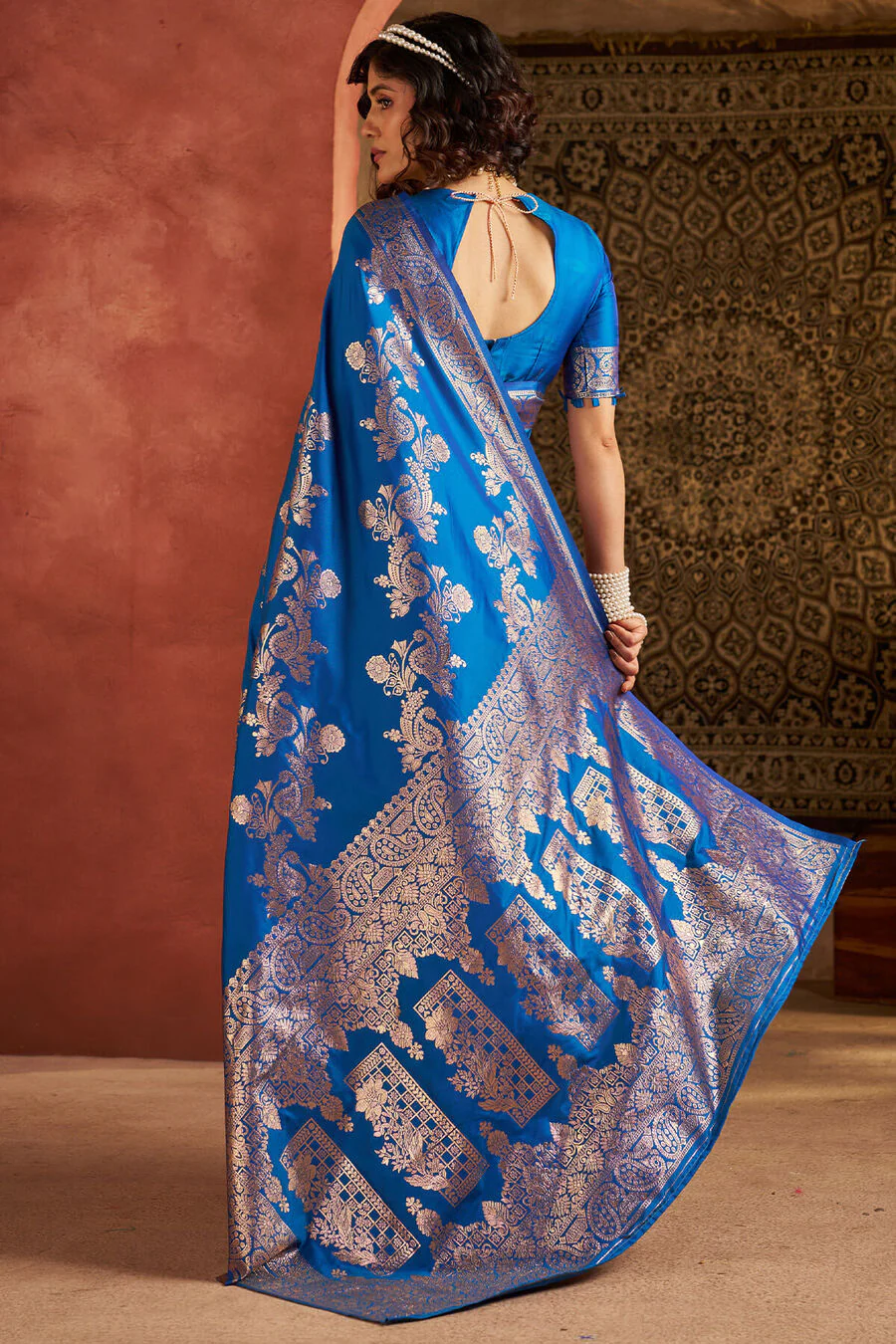 Ethereal Blue Pure Zari Weaving Banarasi Silk Saree With Lassitude Blouse Piece - Image 5