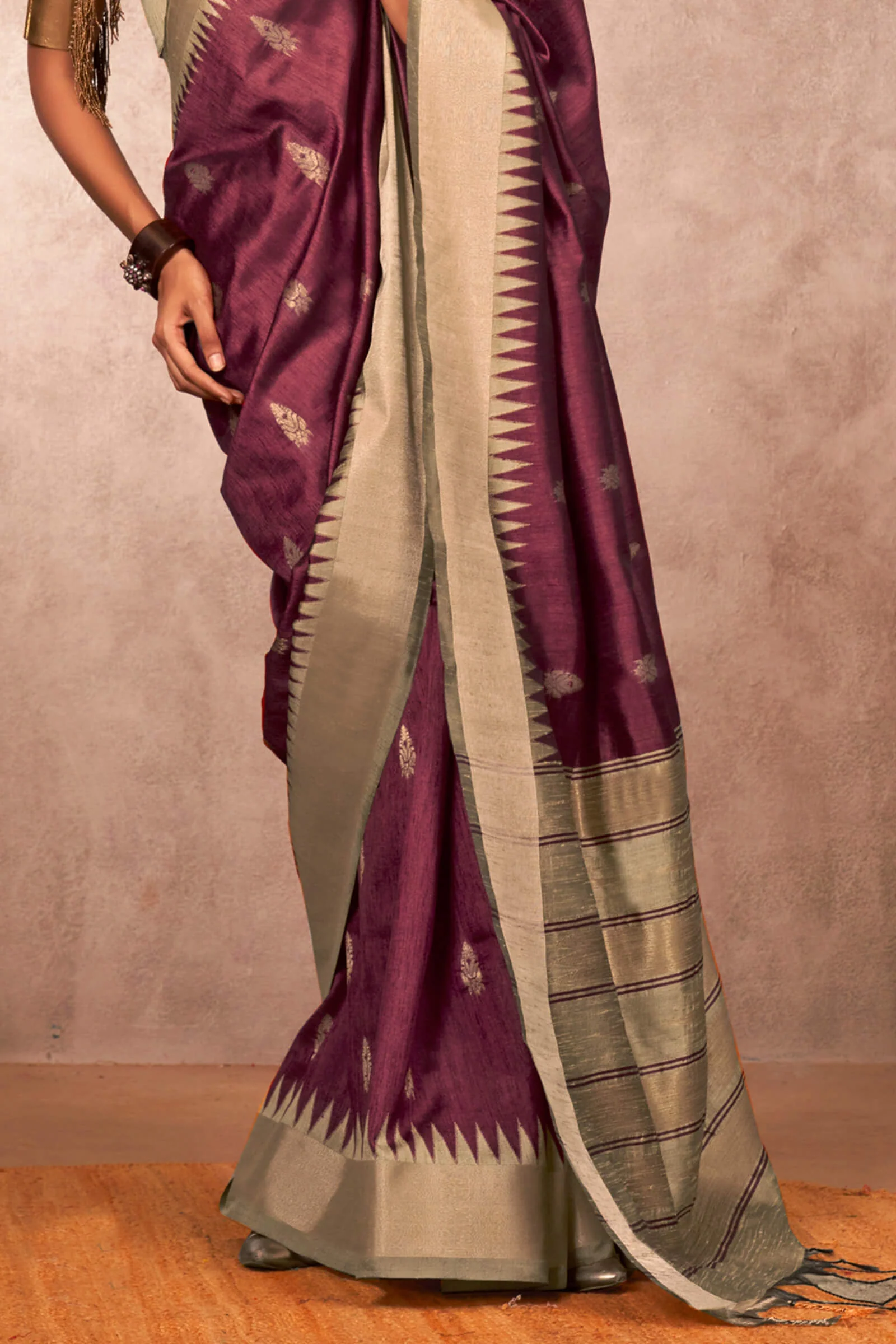 Ethnic Purple Soft Banarasi Silk Saree With Murmurous Blouse Piece - Image 3