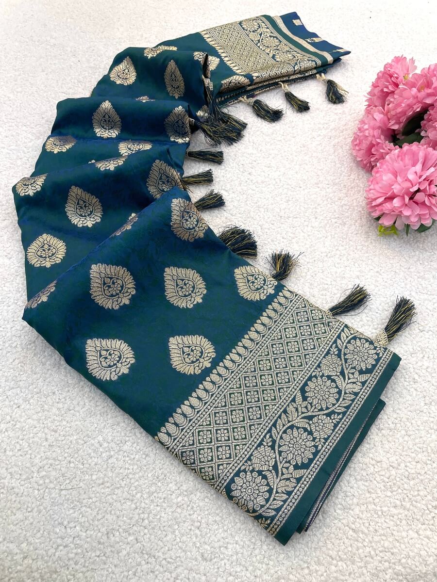 Ethnic Rama Pure Zari Weaving Banarasi Silk Saree With Murmurous Blouse Piece - Image 2