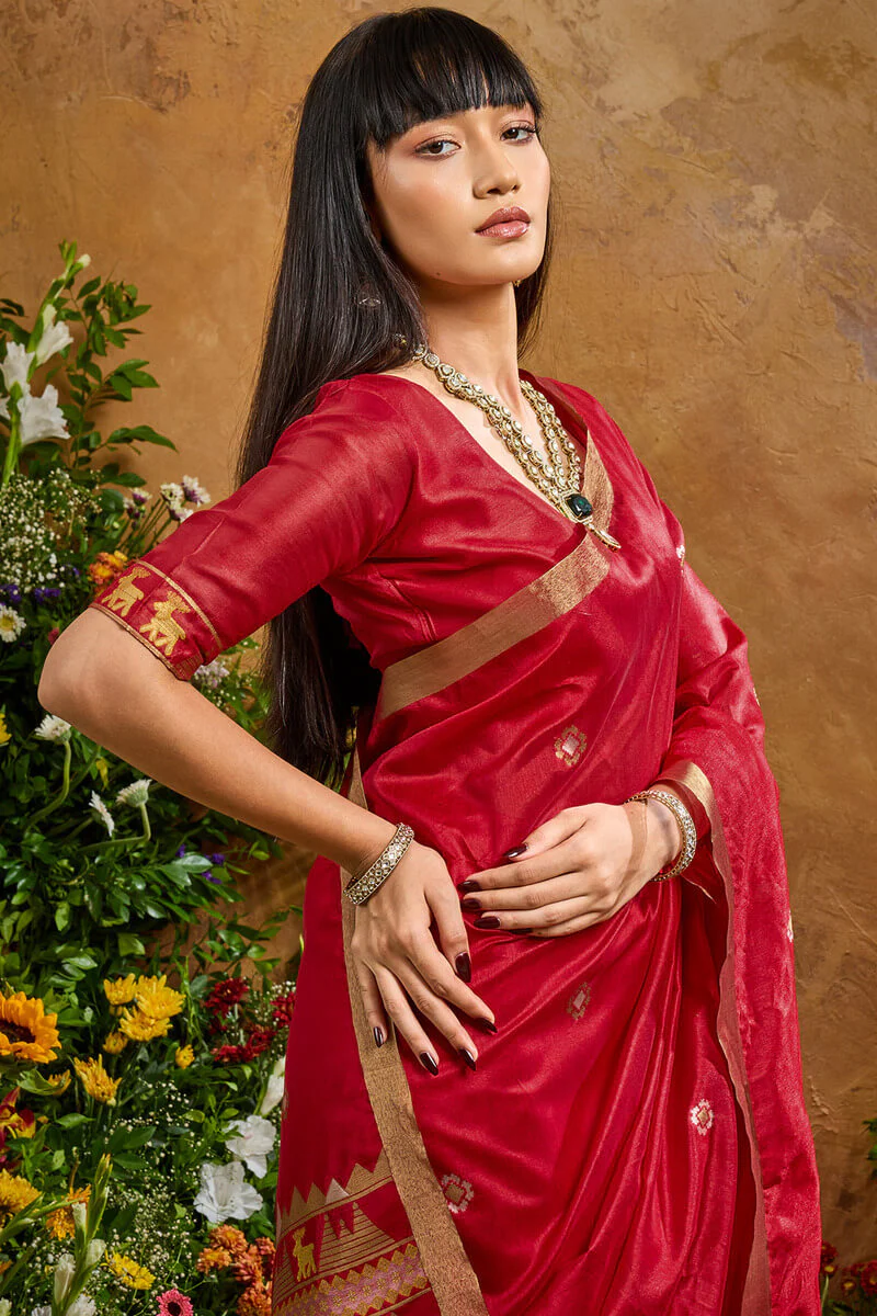 Ethnic Red Banarasi Tussar Silk Saree With Hypnotic Blouse Piece - Image 6