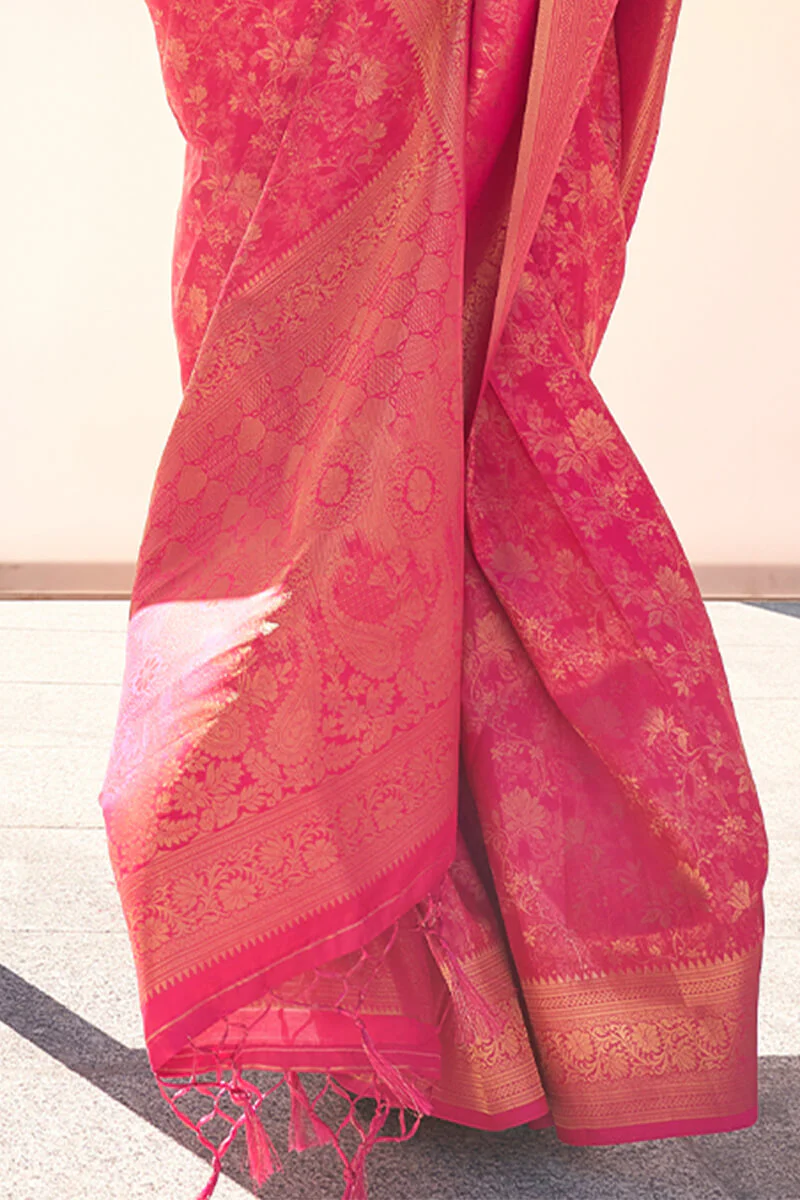 Evanescent Dark Pink Kanjivaram Silk Saree With Lagniappe Blouse Piece - Image 3