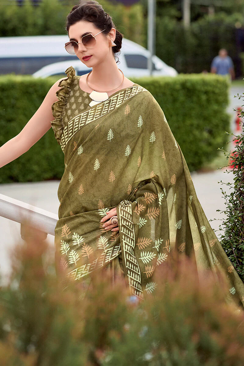 Evanescent Mehndi Printed Mul Cotton Saree With Serendipity Blouse Piece - Image 3