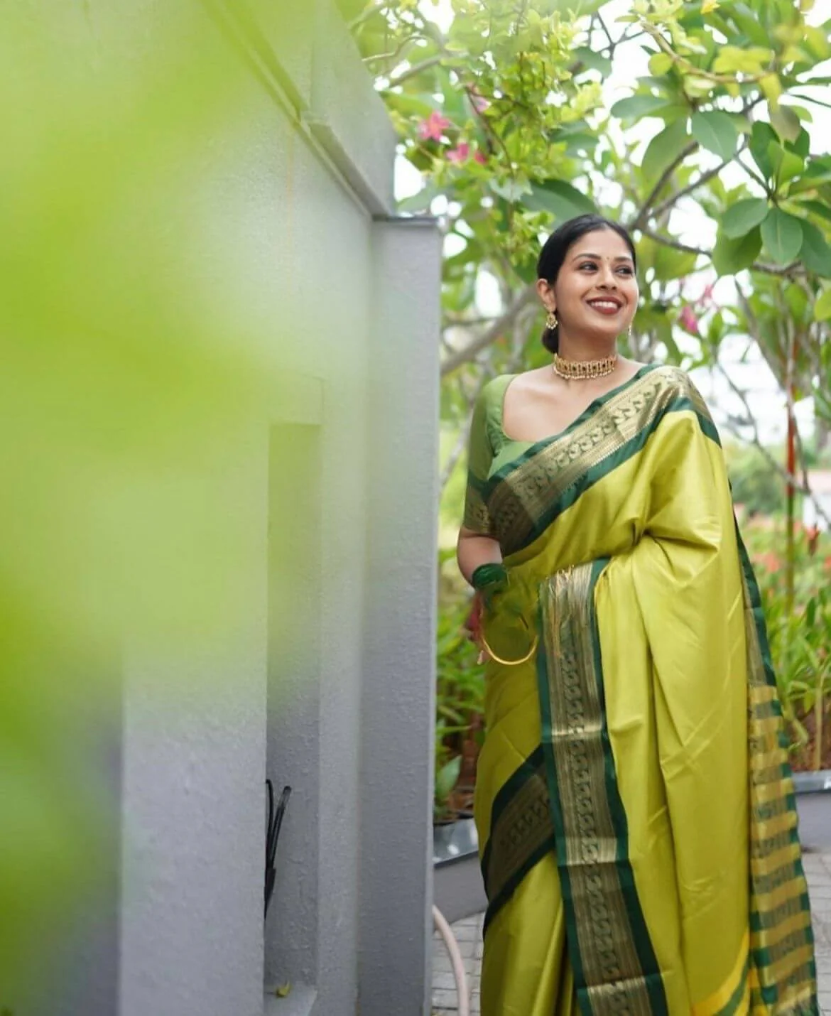 Evanescent Parrot Soft Silk Saree With Chatoyant Blouse Piece - Image 5