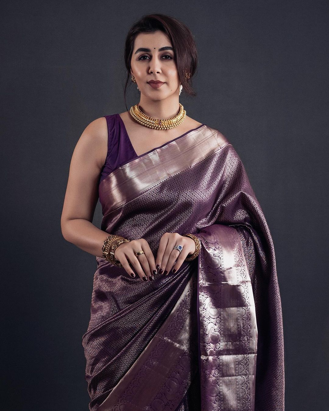Evanescent Purple Soft Silk Saree With Brood Blouse Piece - Image 3