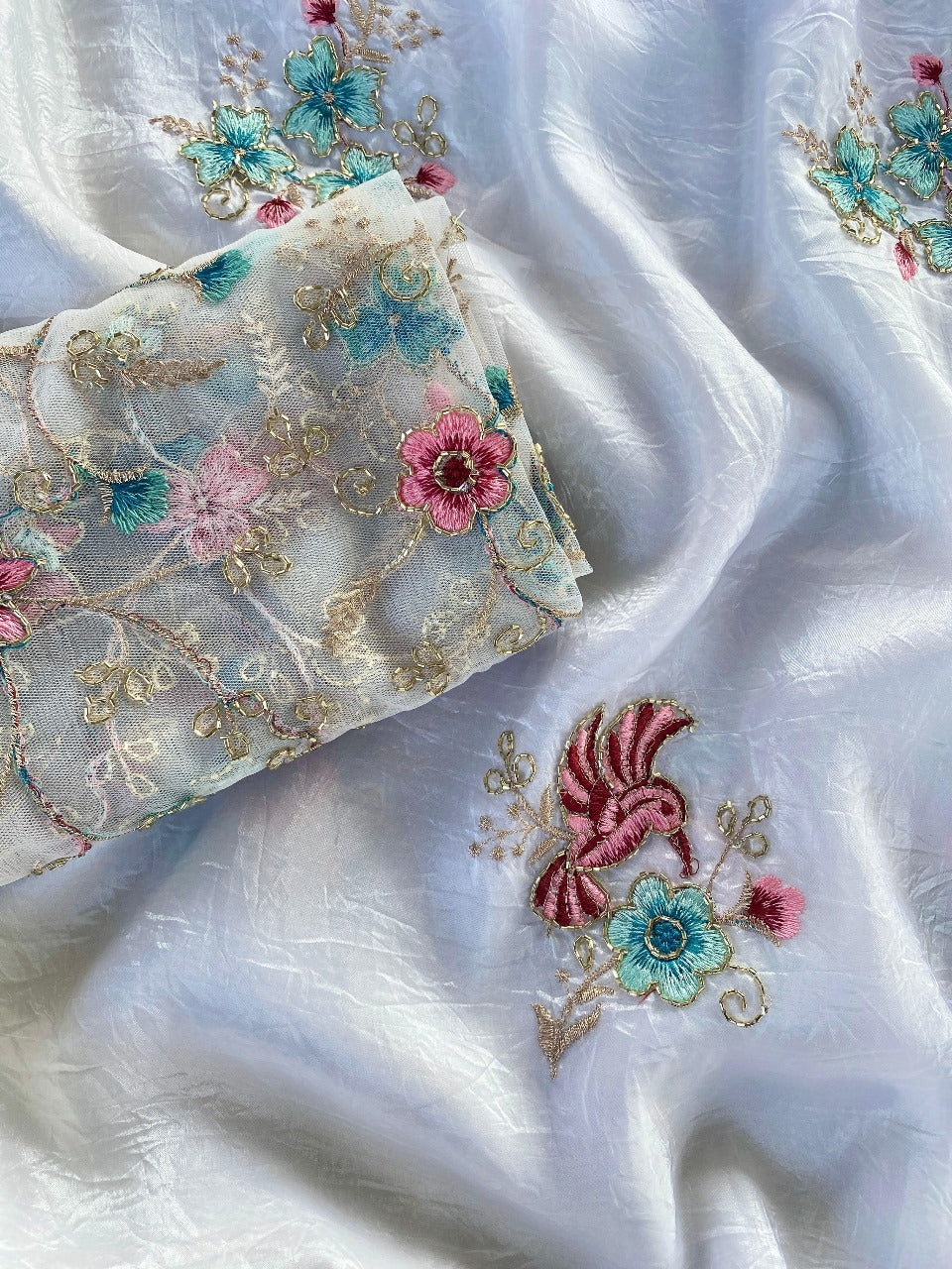 Evocative Off White Handwork Crush Organza Silk Saree With Verdant Blouse Piece - Image 3