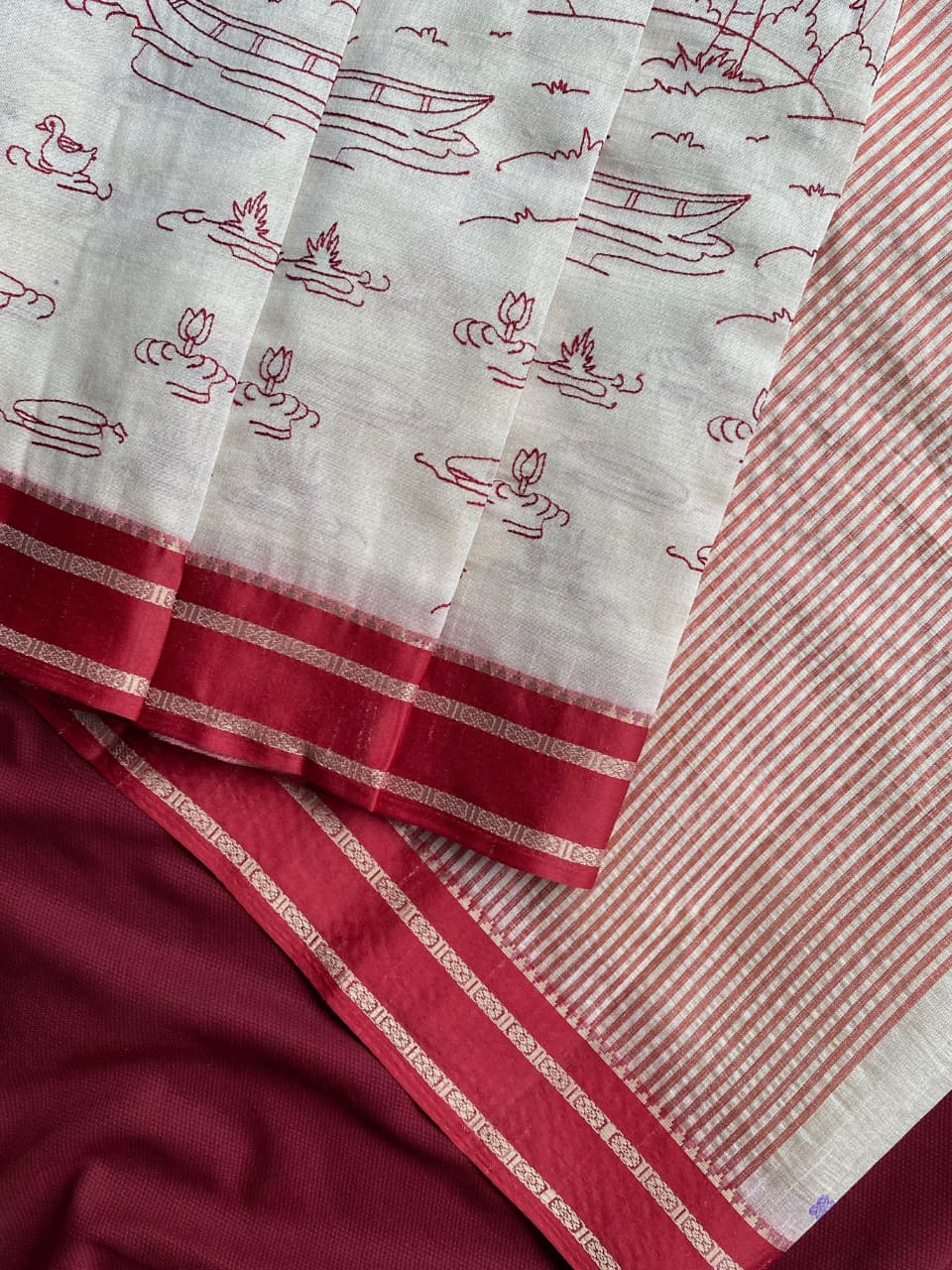 Evocative Off White Printed Cotton Silk Saree With Ethereal Blouse Piece - Image 5