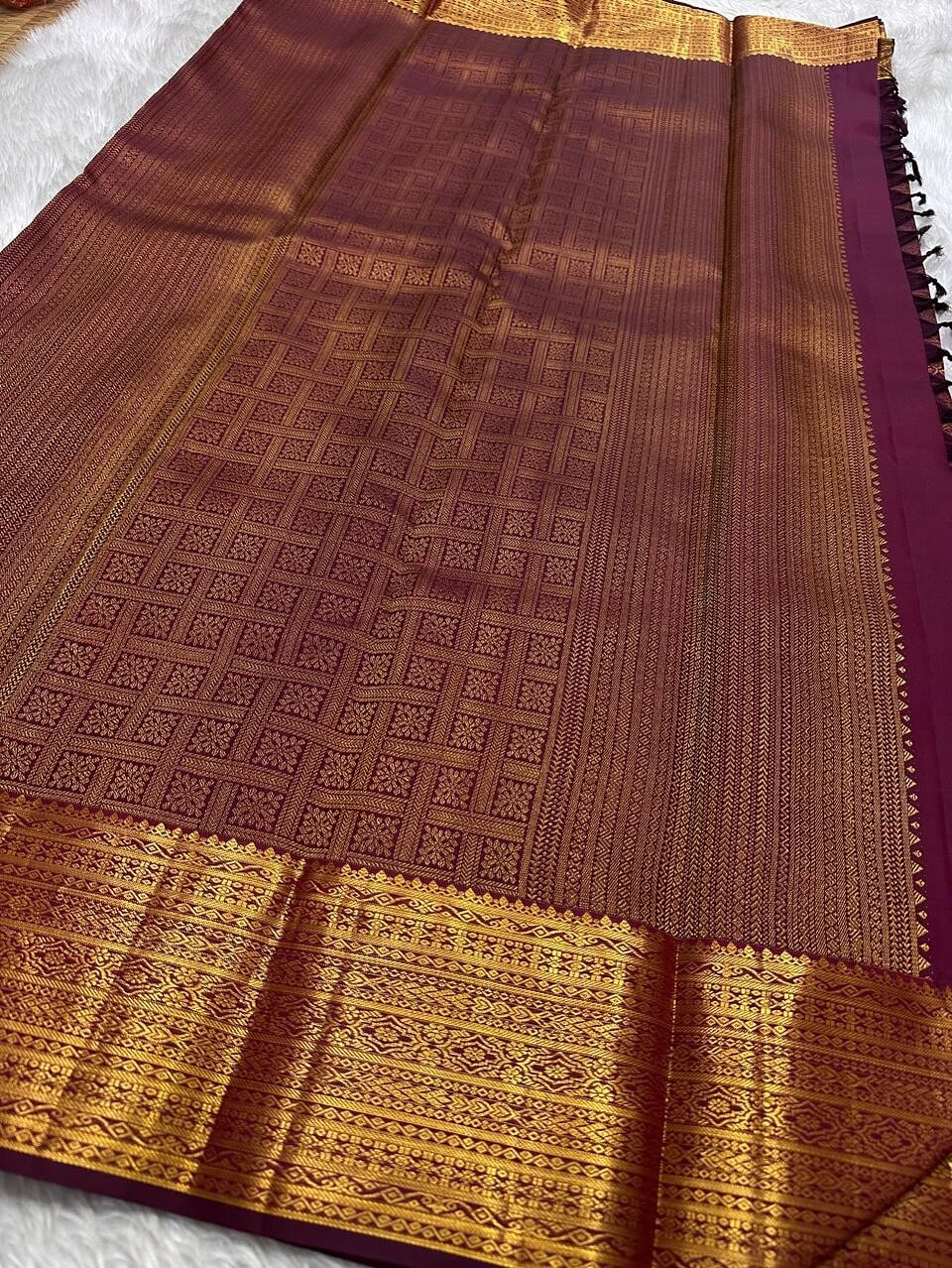 Evocative Purple Soft Banarasi Silk Saree With Captivating Blouse Piece - Image 5