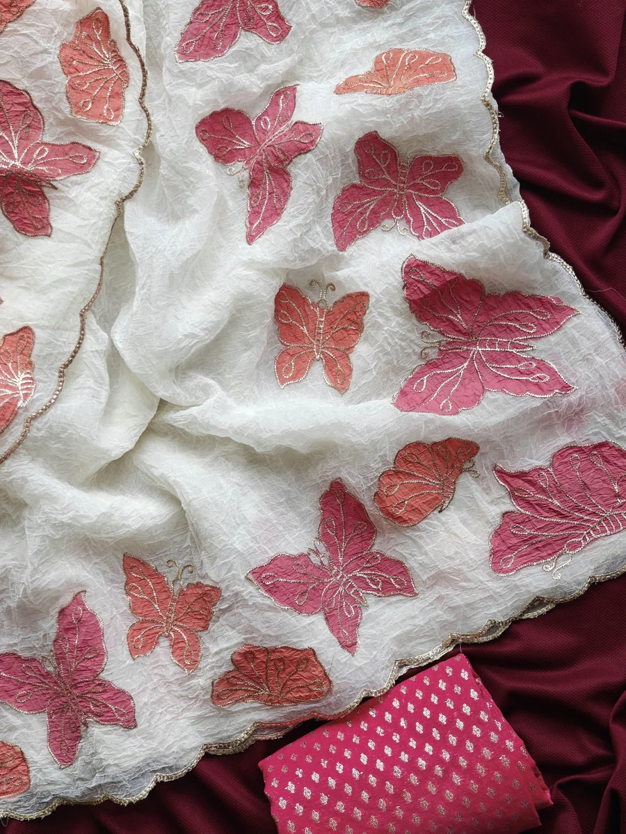 Excellent Off White Embroidery Work Crush Chiffon Silk Saree With Vivacious Blouse Piece - Image 3