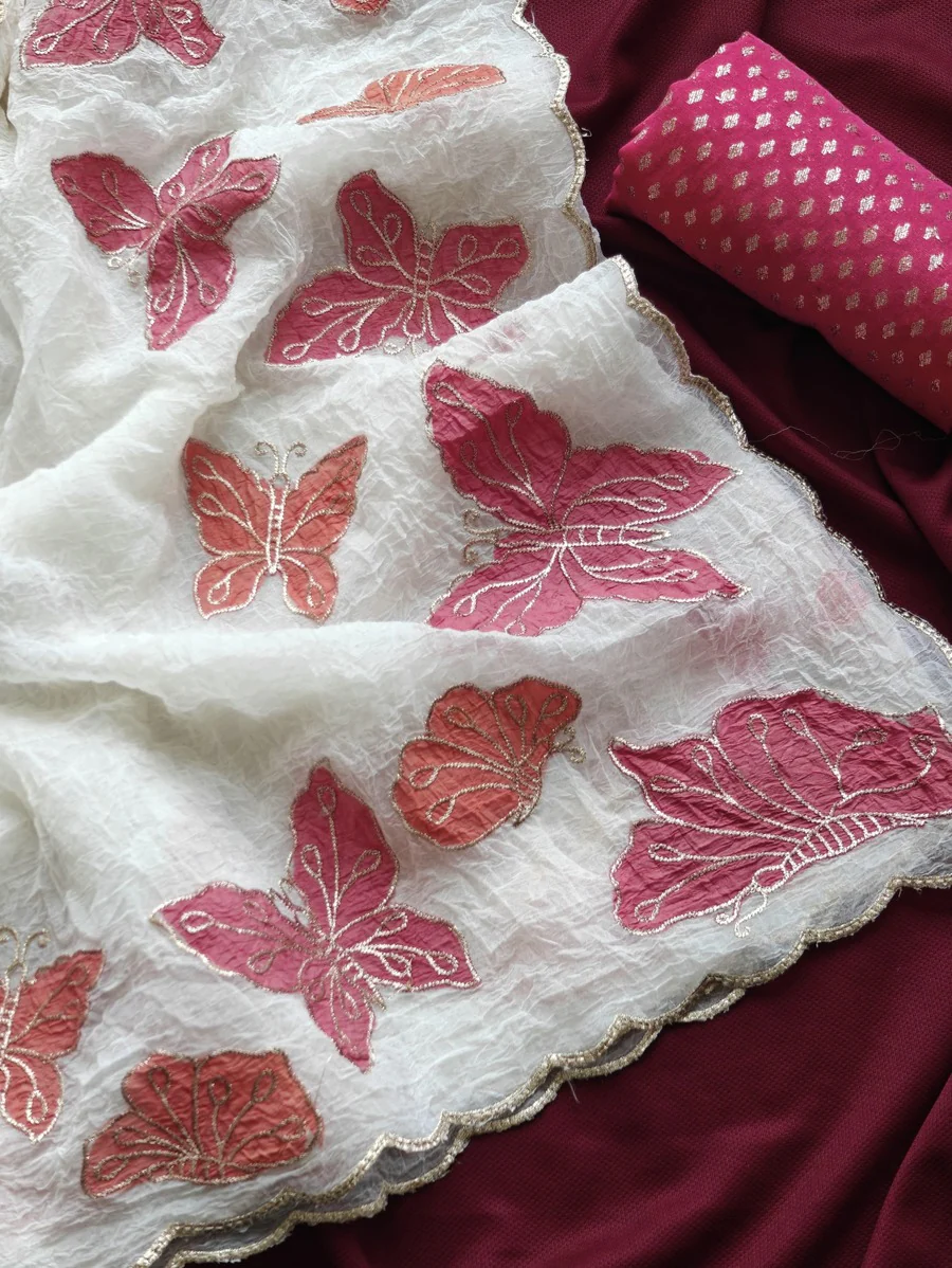 Excellent Off White Embroidery Work Crush Chiffon Silk Saree With Vivacious Blouse Piece - Image 4