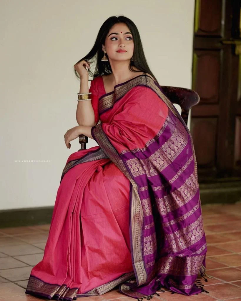 Excellent Pink Soft Banarasi Silk Saree With Murmurous Blouse Piece - Image 4