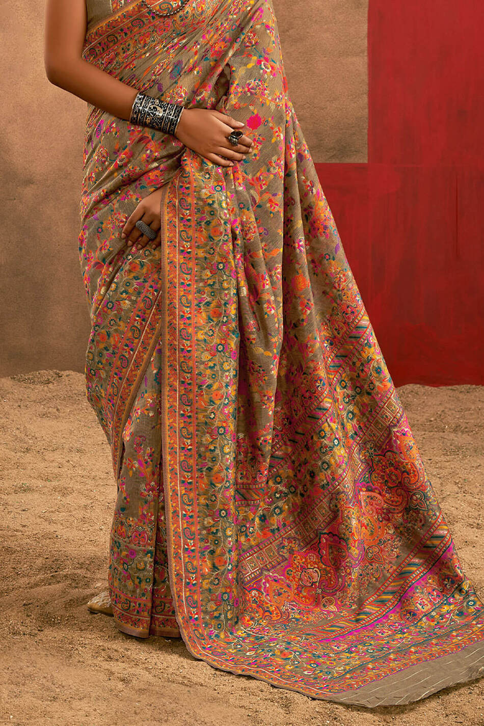 Exceptional Grey Pashmina Saree With Splendorous Blouse Piece - Image 5