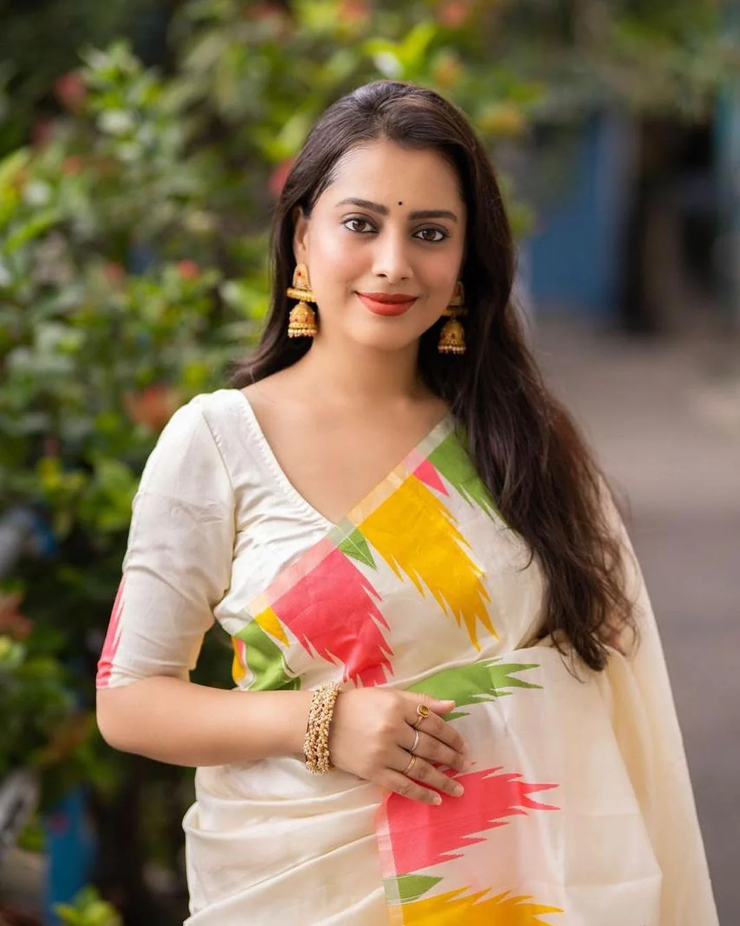 Exceptional Off White Soft Silk Saree With Desiring Blouse Piece - Image 2