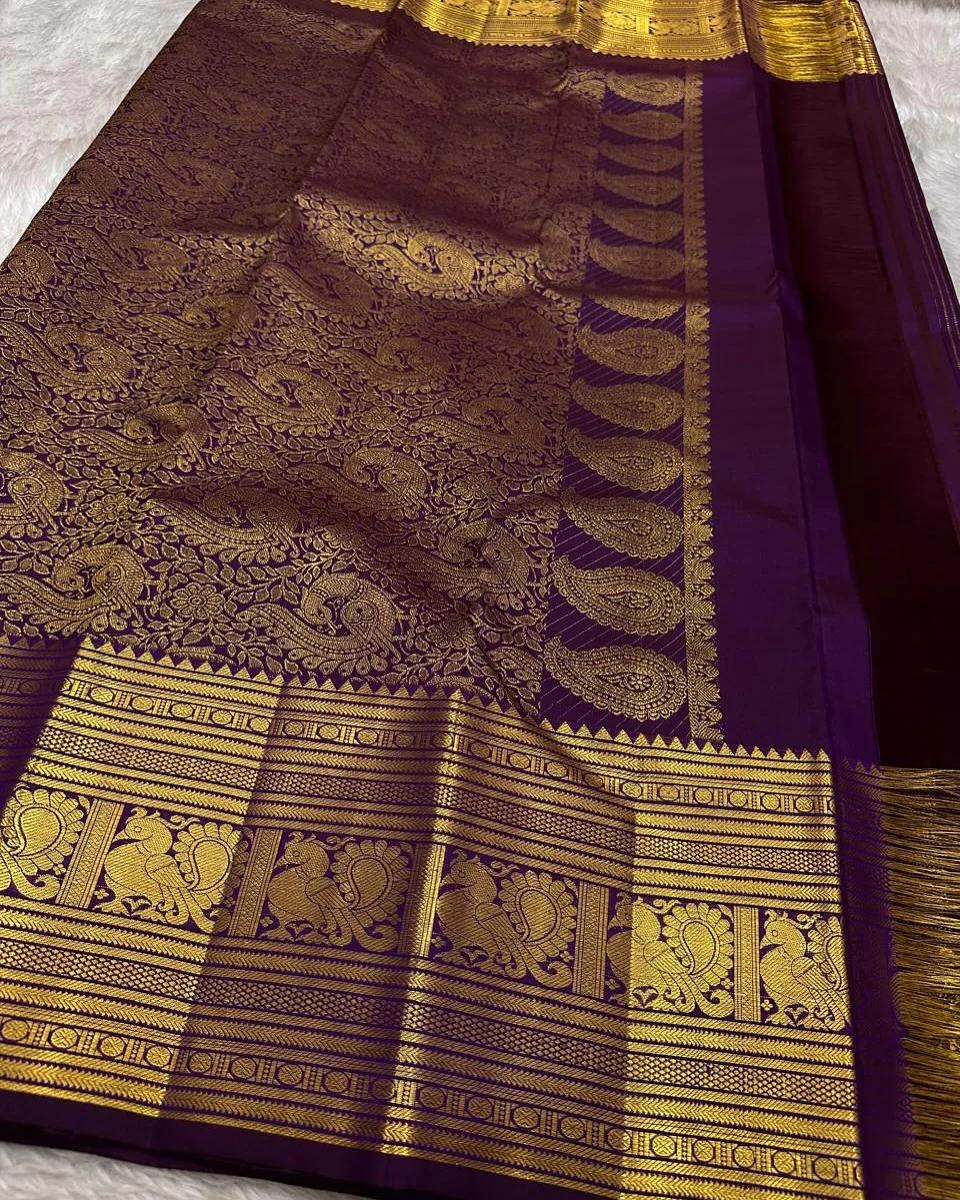 Exceptional Purple Soft Banarasi Silk Saree With Designer Blouse Piece - Image 4